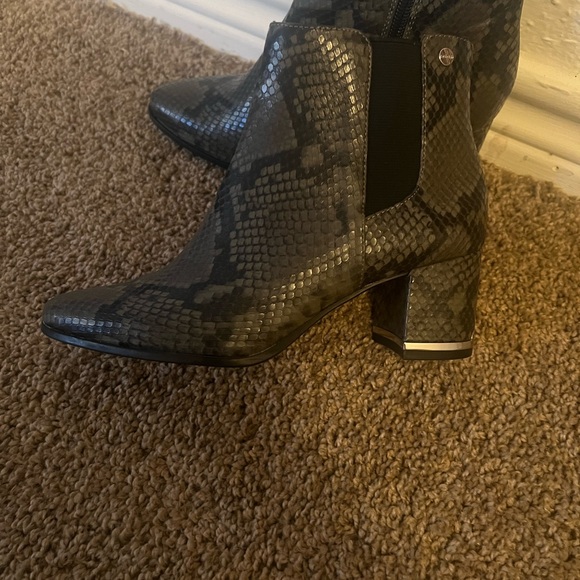 Calvin Klein boots - Picture 6 of 6